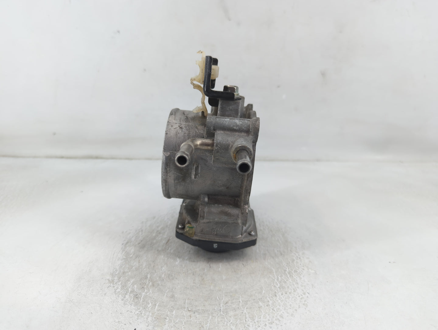 2009-2018 Toyota Rav4 Throttle Body P/N:22030-0V010 Fits Fits 2009 2010 2011 2012 2013 2014 2015 2016 2017 2018 2019 OEM Use