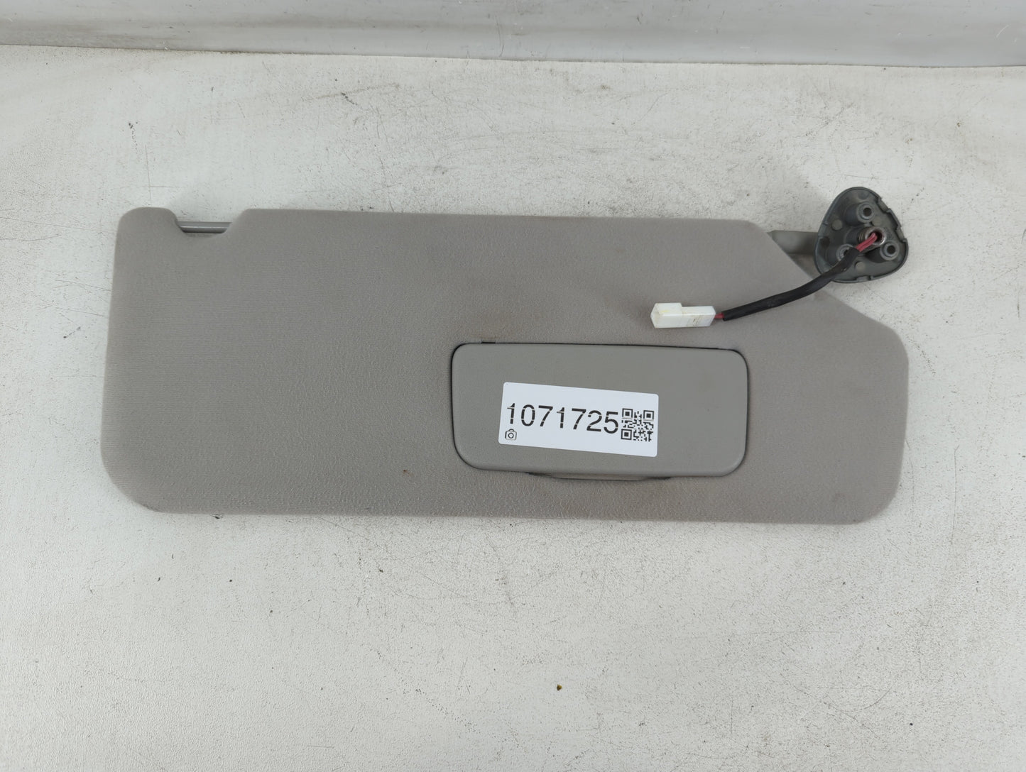 2011-2014 Toyota Sienna Sun Visor Shade Replacement Passenger Right Mirror Fits Fits 2011 2012 2013 2014 OEM Used Auto Parts