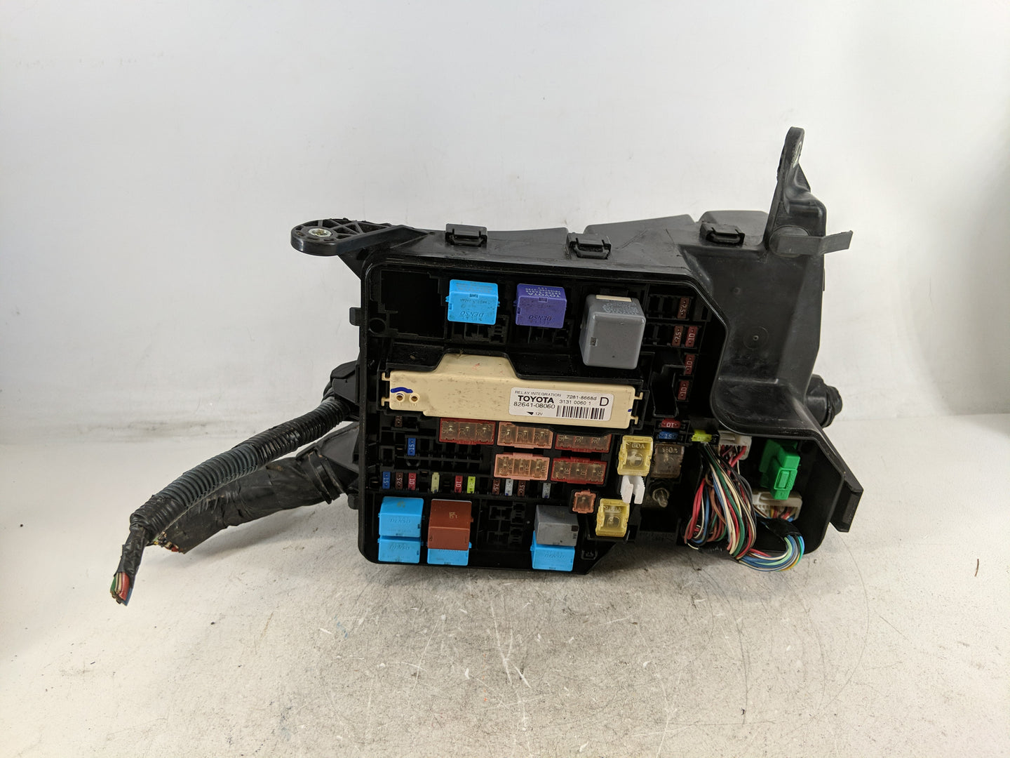 2011-2016 Toyota Sienna Fusebox Fuse Box Panel Relay Module P/N:82641-08030 Fits Fits 2011 2012 2013 2014 2015 2016 OEM Used
