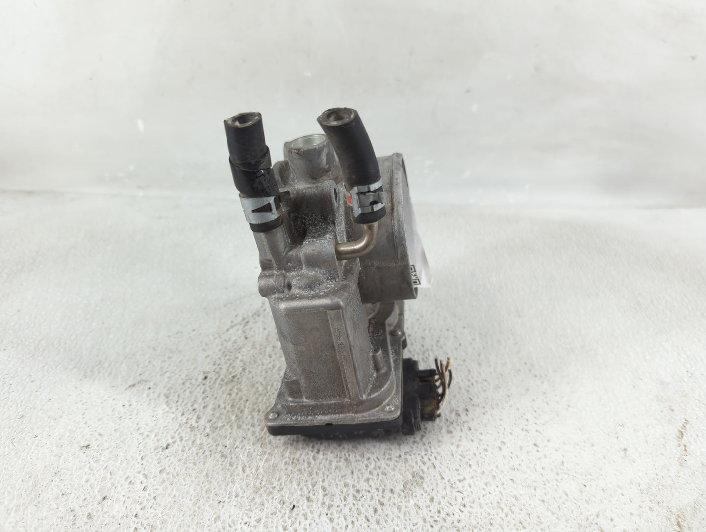 2007-2016 Toyota Sienna Throttle Body P/N:22030-0P050 Fits OEM Used Auto Parts - Oemusedautoparts1.com