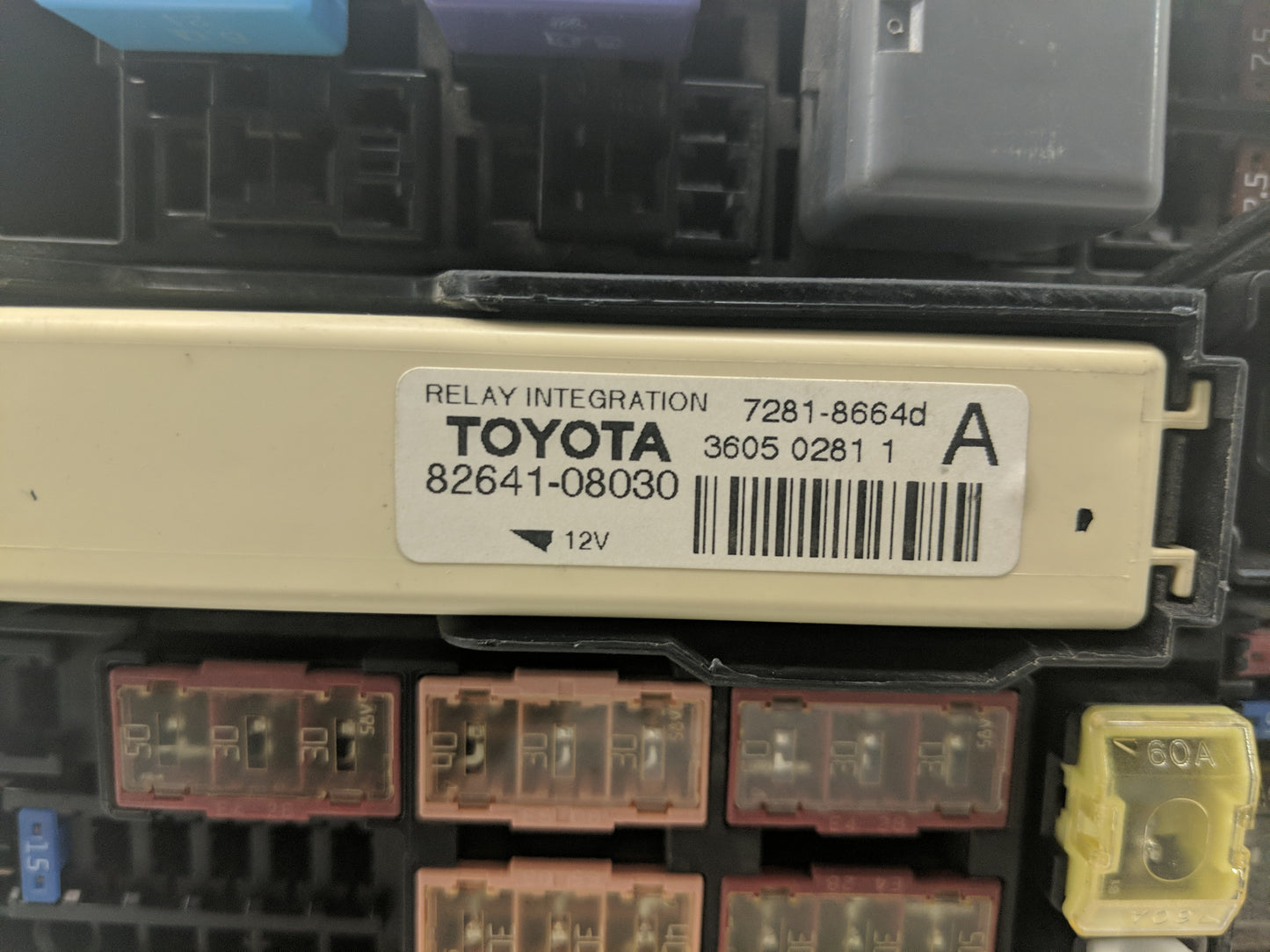 2011-2016 Toyota Sienna Fusebox Fuse Box Panel Relay Module P/N:82641-08030 82641-08060 Fits Fits 2011 2012 2013 2014 2015 2