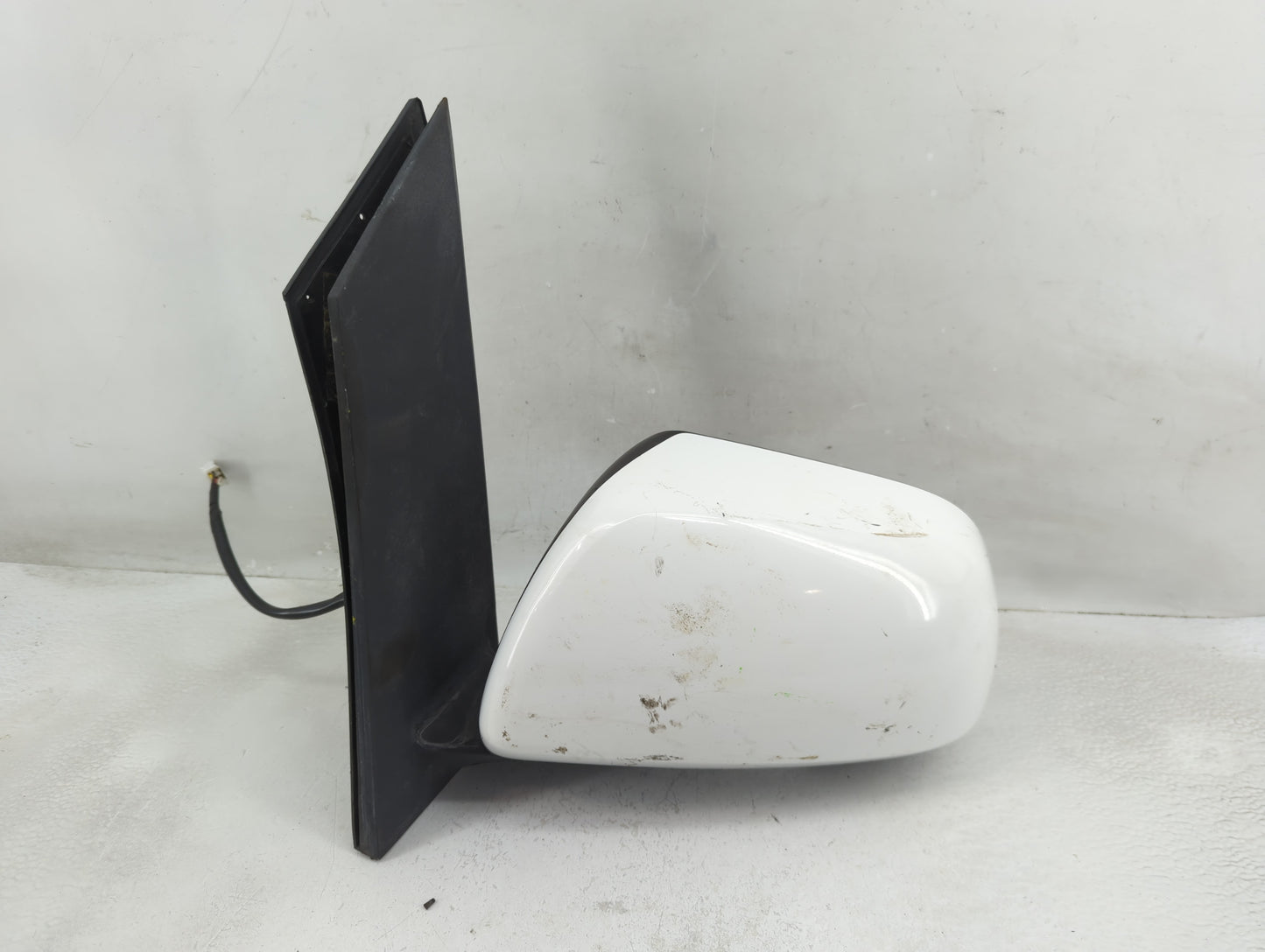2013-2014 Toyota Sienna Driver Side View Mirror - Left Door Mirror OEM Used - Oemusedautoparts1.com