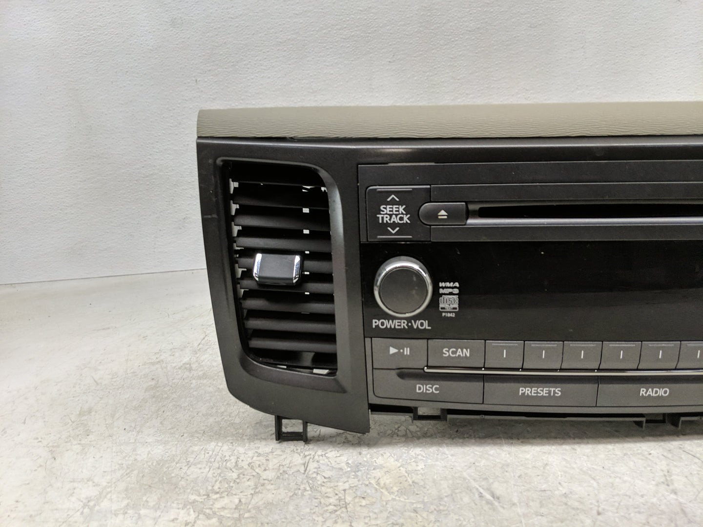 2011-2014 Toyota Sienna Radio AM FM Cd Player Receiver Replacement P/N:86120-08270 Fits Fits 2011 2012 2013 2014 OEM Used Au