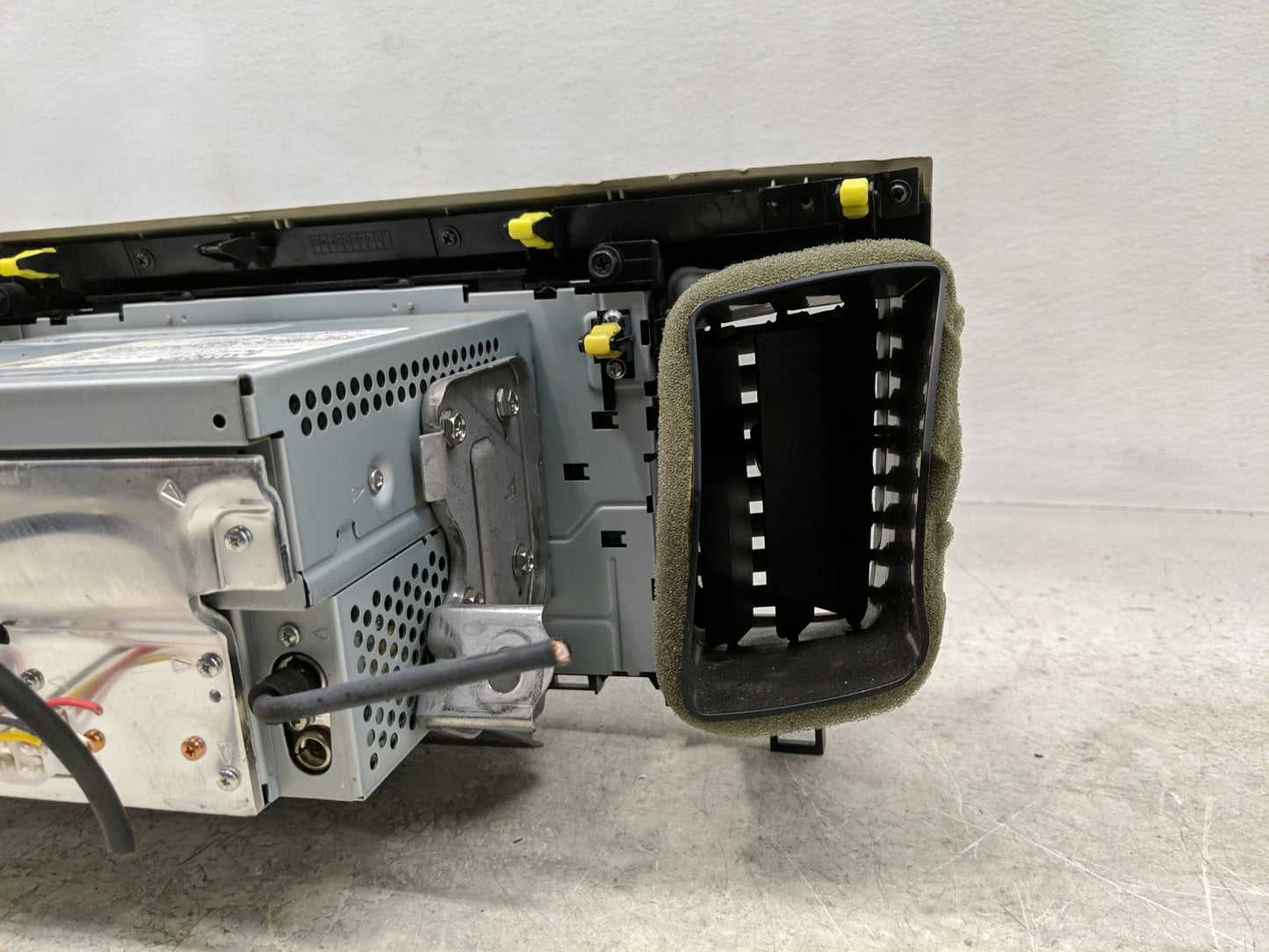 2011-2014 Toyota Sienna Radio AM FM Cd Player Receiver Replacement P/N:86120-08270 Fits Fits 2011 2012 2013 2014 OEM Used Au