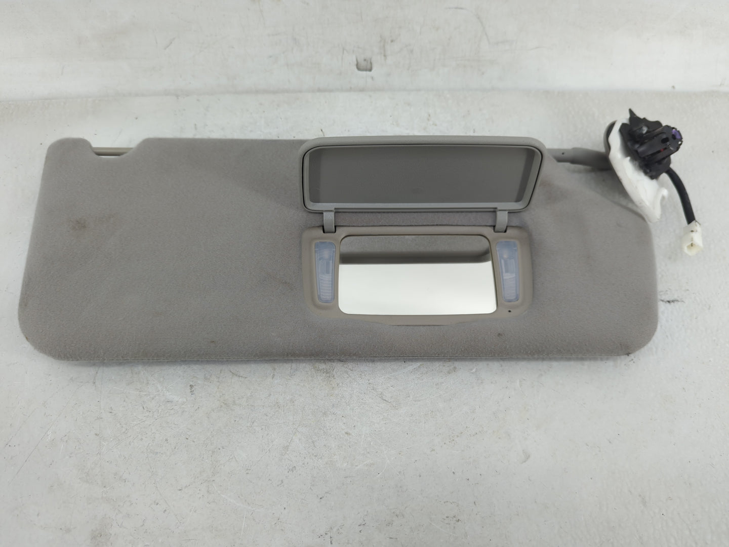 2011-2014 Toyota Sienna Sun Visor Shade Replacement Passenger Right Mirror Fits Fits 2011 2012 2013 2014 OEM Used Auto Parts
