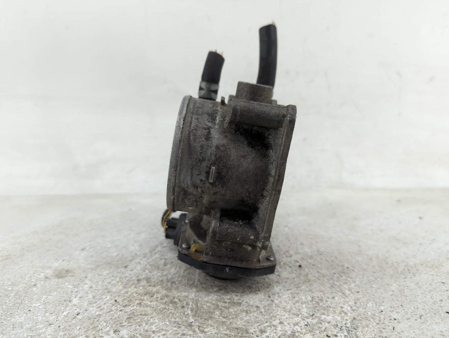 2007-2016 Toyota Sienna Throttle Body P/N:22030-0P050 Fits OEM Used Auto Parts - Oemusedautoparts1.com
