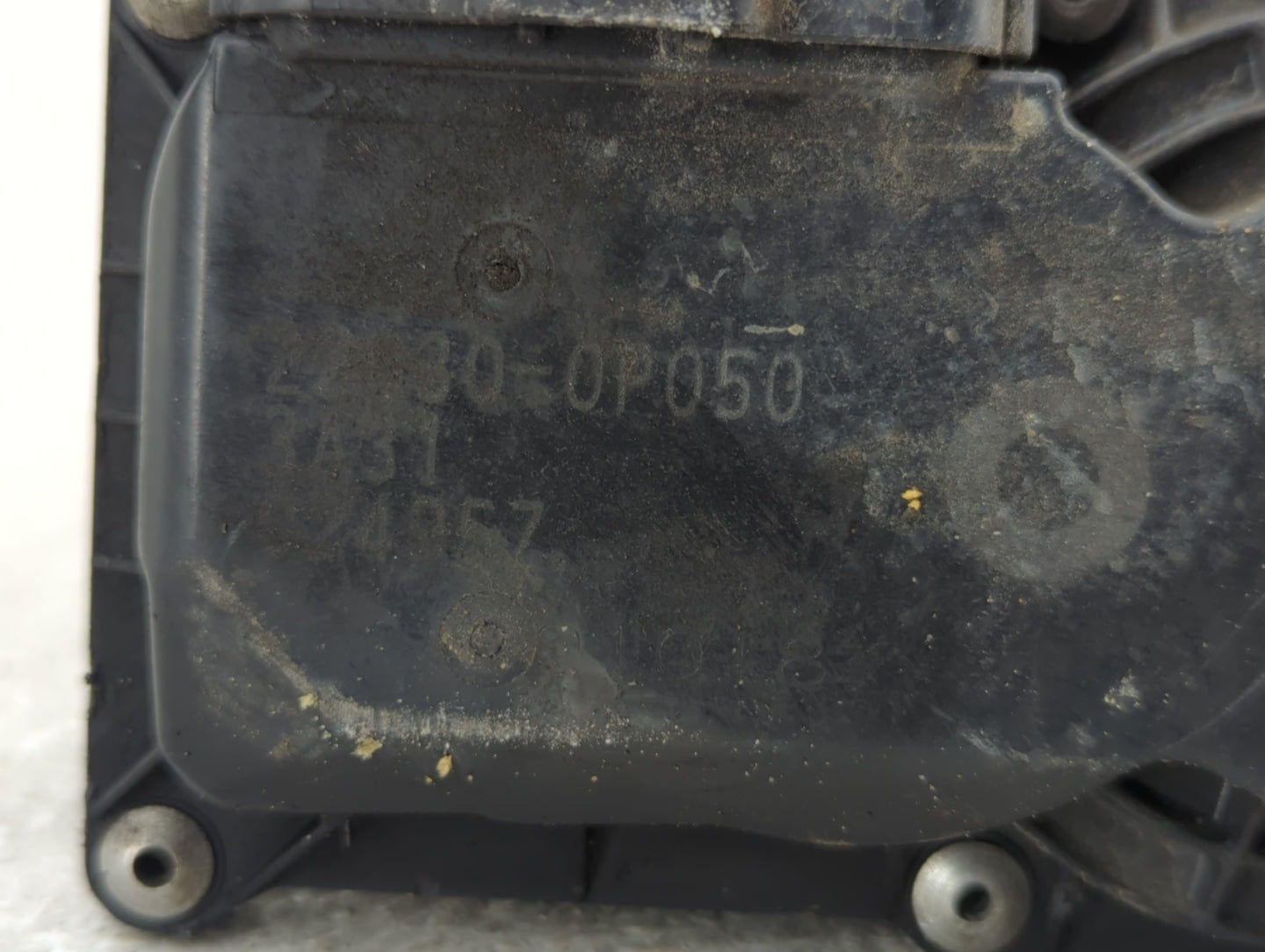 2007-2016 Toyota Sienna Throttle Body P/N:22030-0P050 Fits OEM Used Auto Parts - Oemusedautoparts1.com