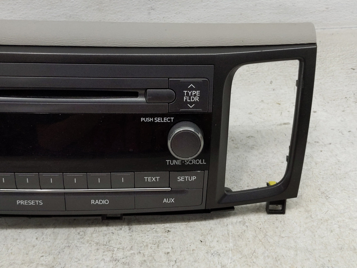 2011-2014 Toyota Sienna Radio AM FM Cd Player Receiver Replacement P/N:86120-08270 Fits Fits 2011 2012 2013 2014 OEM Used Au