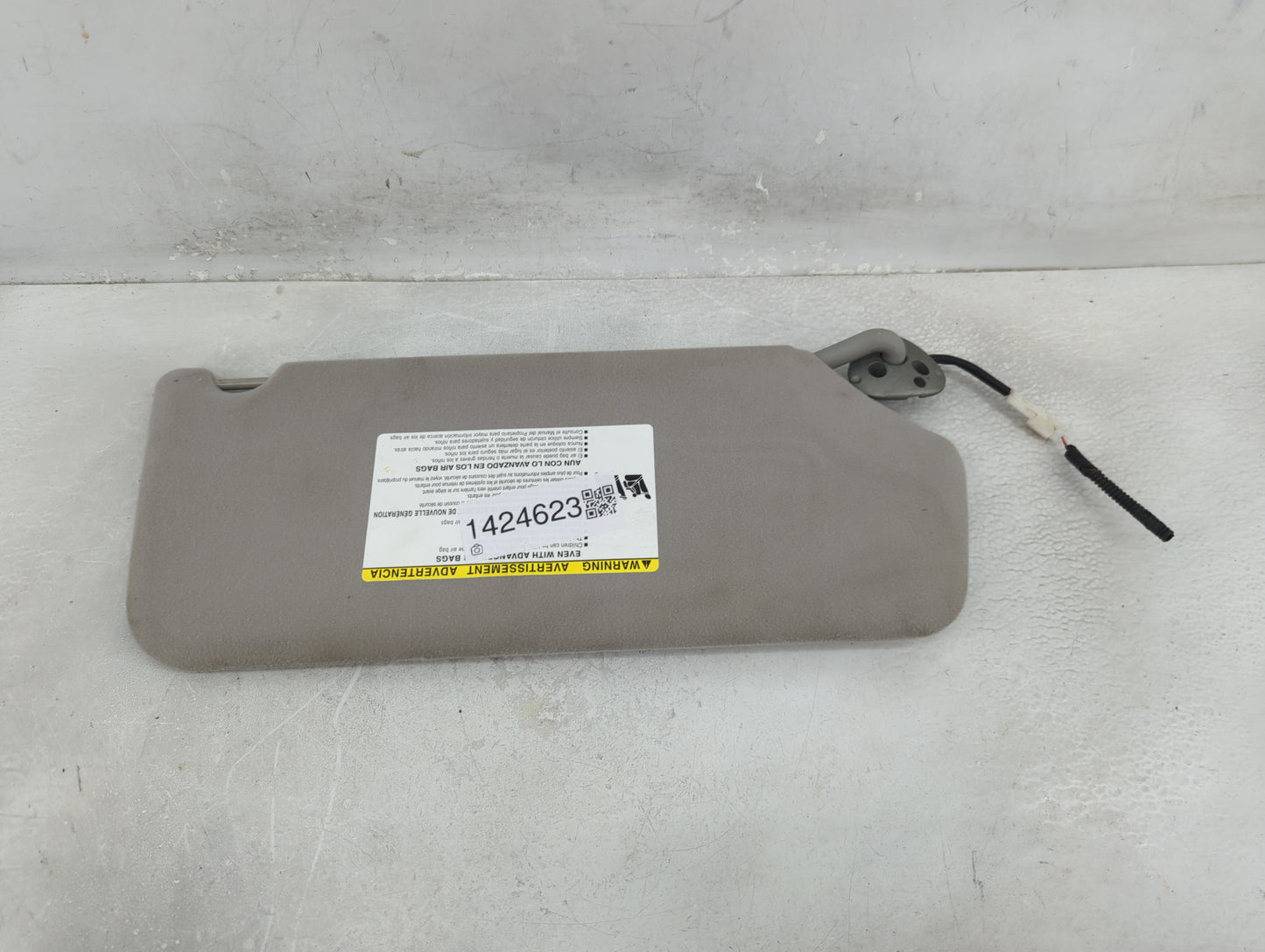 2011-2014 Toyota Sienna Sun Visor Shade Replacement Driver Left Mirror Fits Fits 2011 2012 2013 2014 OEM Used Auto Parts - O