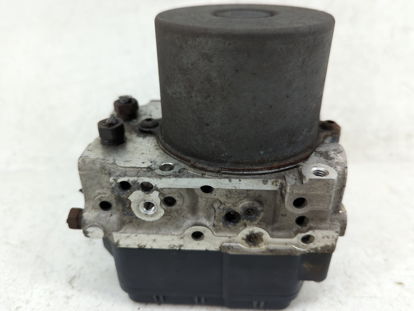 2012-2014 Toyota Sienna ABS Pump Control Module Replacement Fits Fits 2012 2013 2014 OEM Used Auto Parts - Oemusedautoparts1