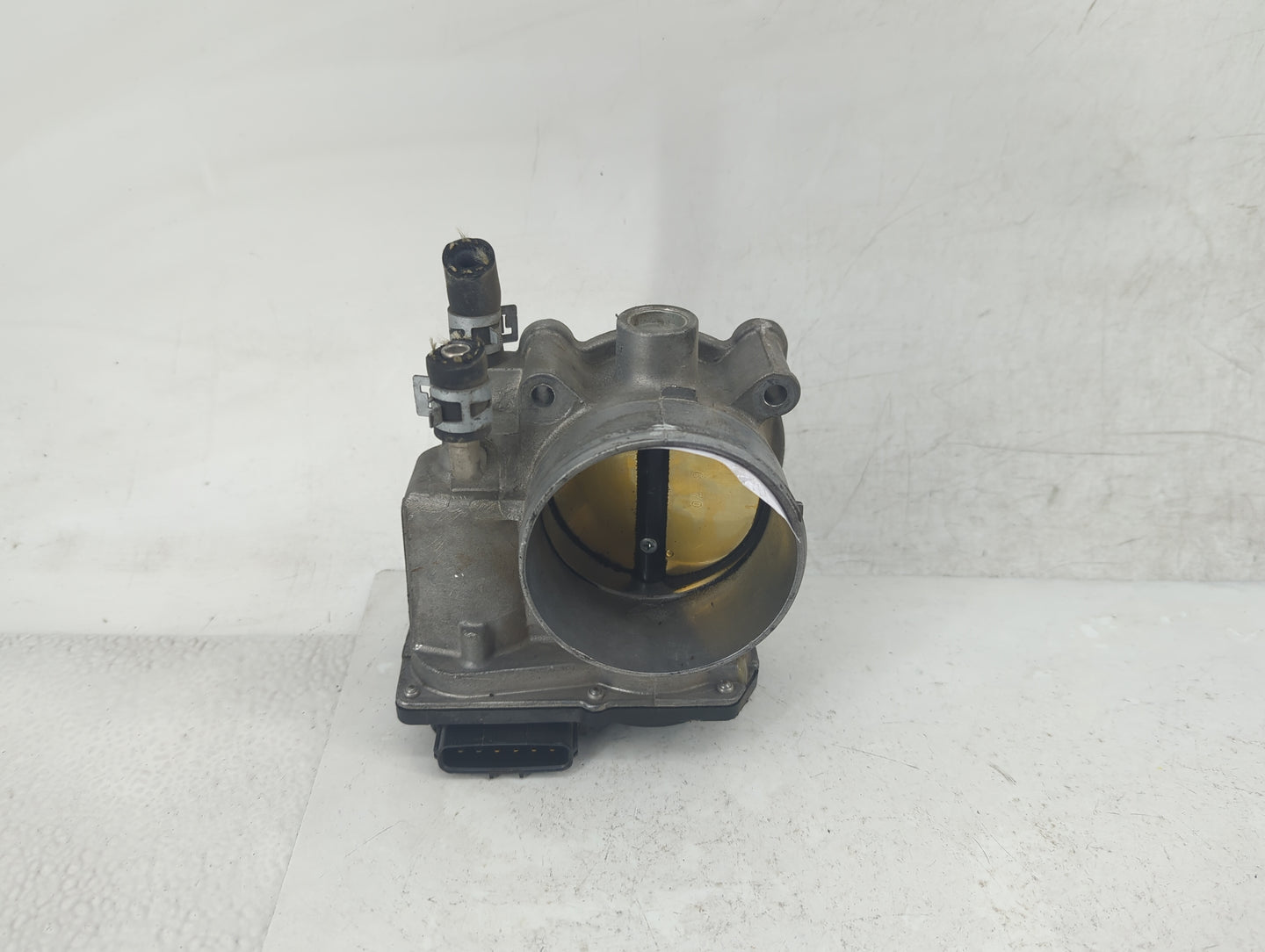 2007-2016 Toyota Sienna Throttle Body P/N:22030-0P050 Fits OEM Used Auto Parts - Oemusedautoparts1.com