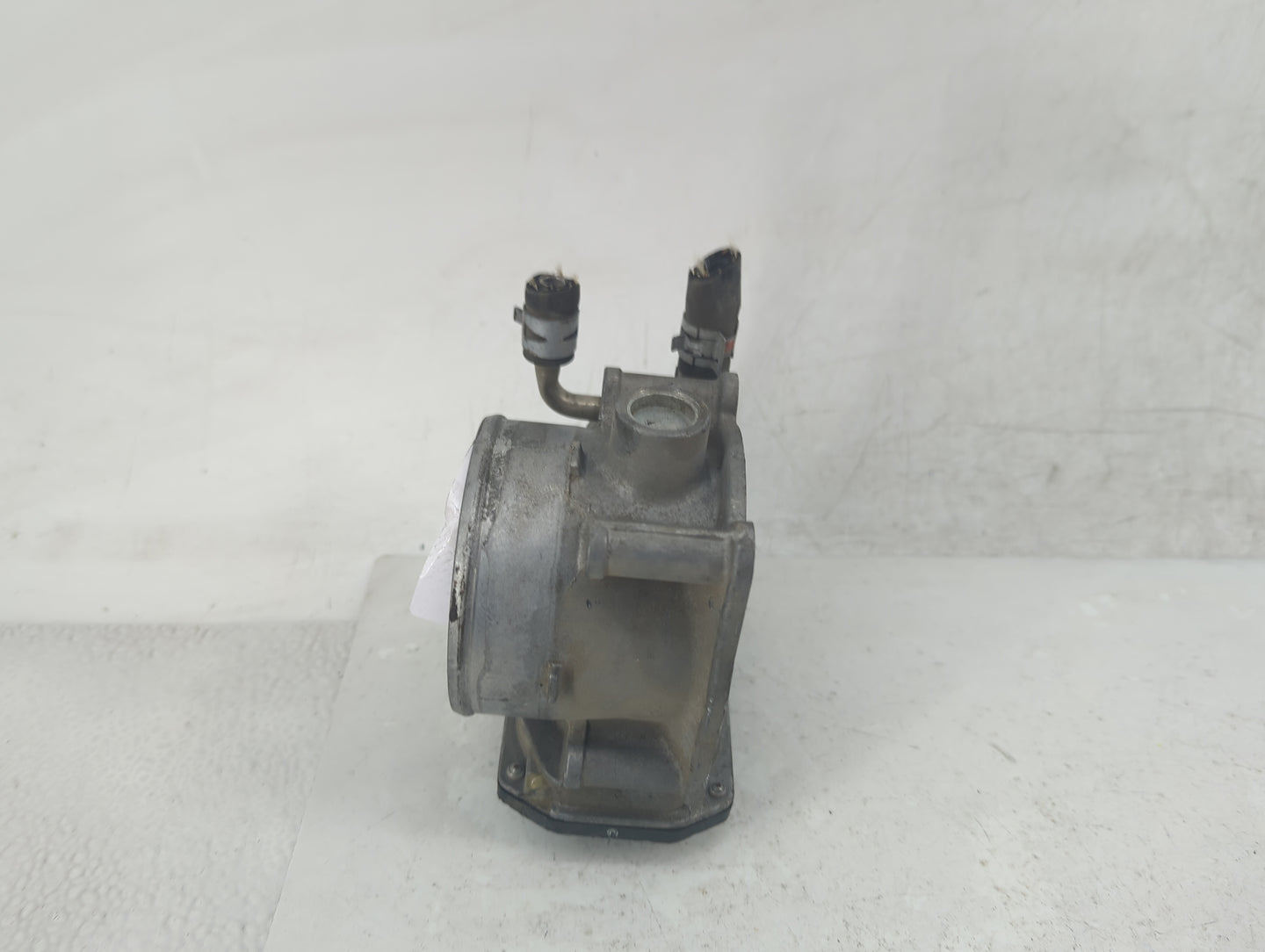 2007-2016 Toyota Sienna Throttle Body P/N:22030-0P050 Fits OEM Used Auto Parts - Oemusedautoparts1.com