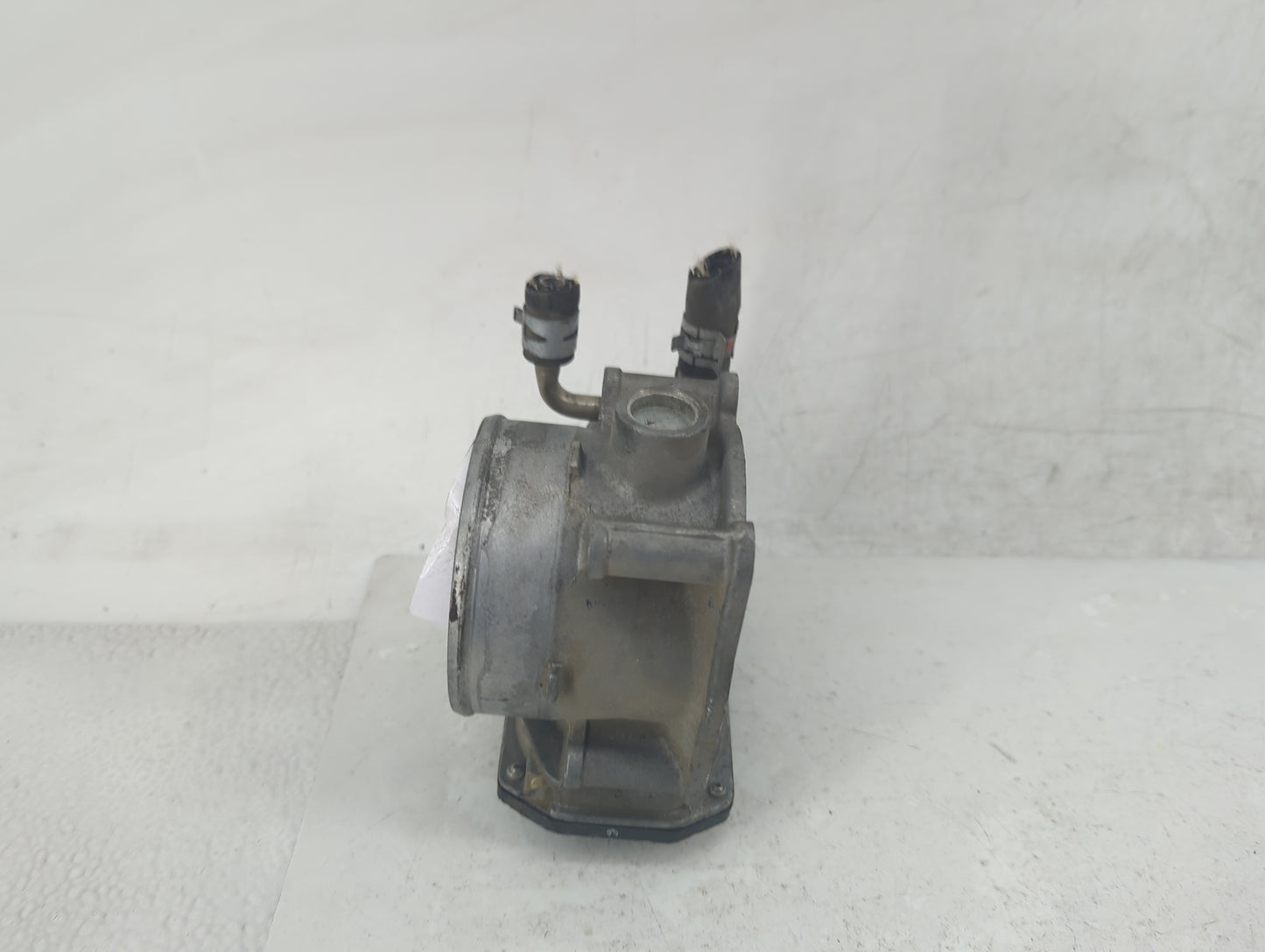 2007-2016 Toyota Sienna Throttle Body P/N:22030-0P050 Fits OEM Used Auto Parts - Oemusedautoparts1.com