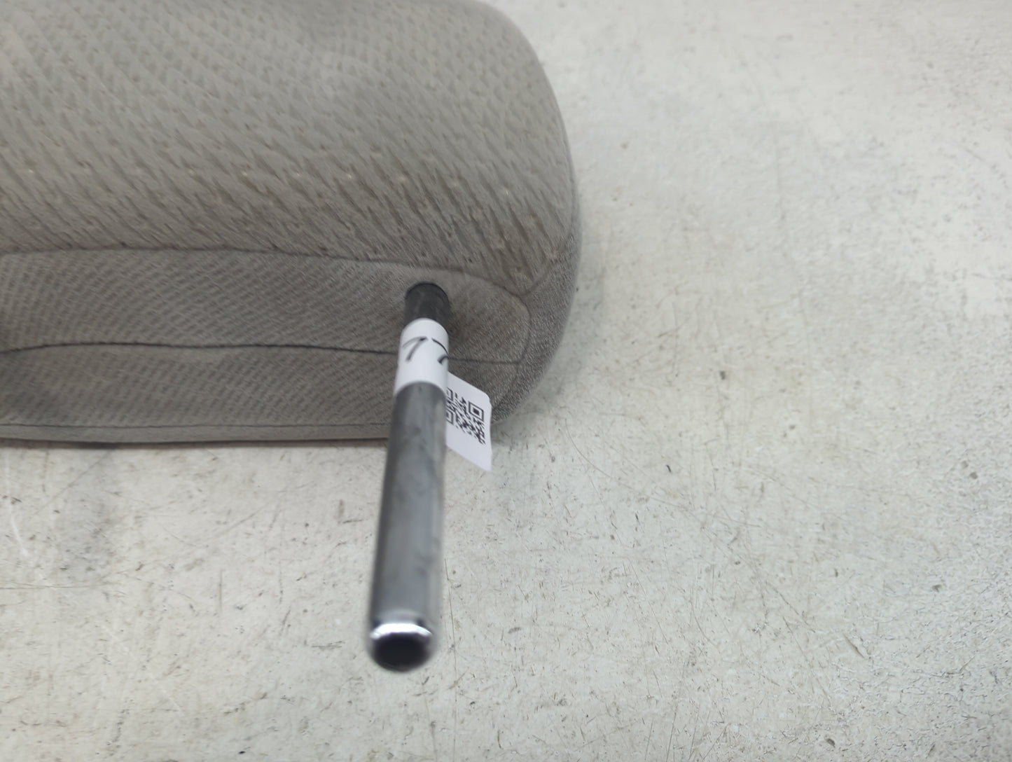 2013 Toyota Sienna Headrest Head Rest Front Driver Passenger Seat Fits OEM Used Auto Parts - Oemusedautoparts1.com