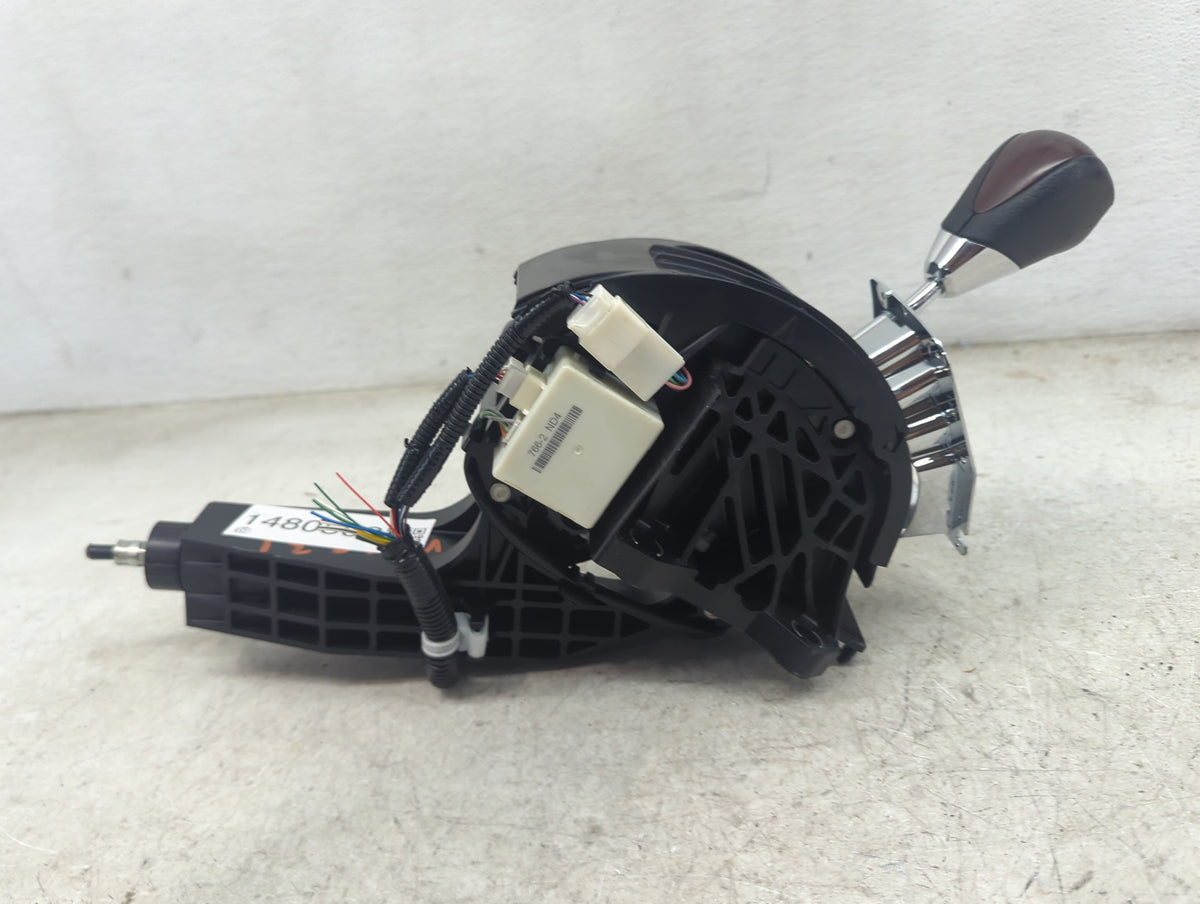 2013 Toyota Sienna Floor Console Assembly Shifter - Oemusedautoparts1.com