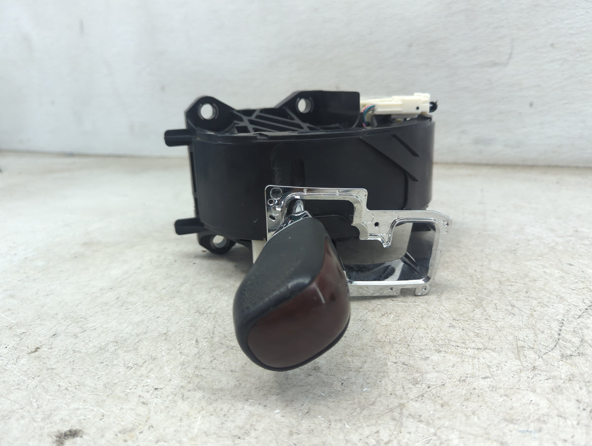 2013 Toyota Sienna Floor Console Assembly Shifter - Oemusedautoparts1.com