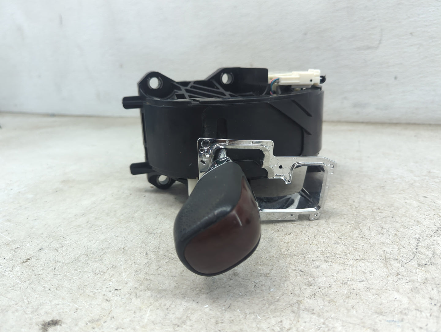2013 Toyota Sienna Floor Console Assembly Shifter - Oemusedautoparts1.com