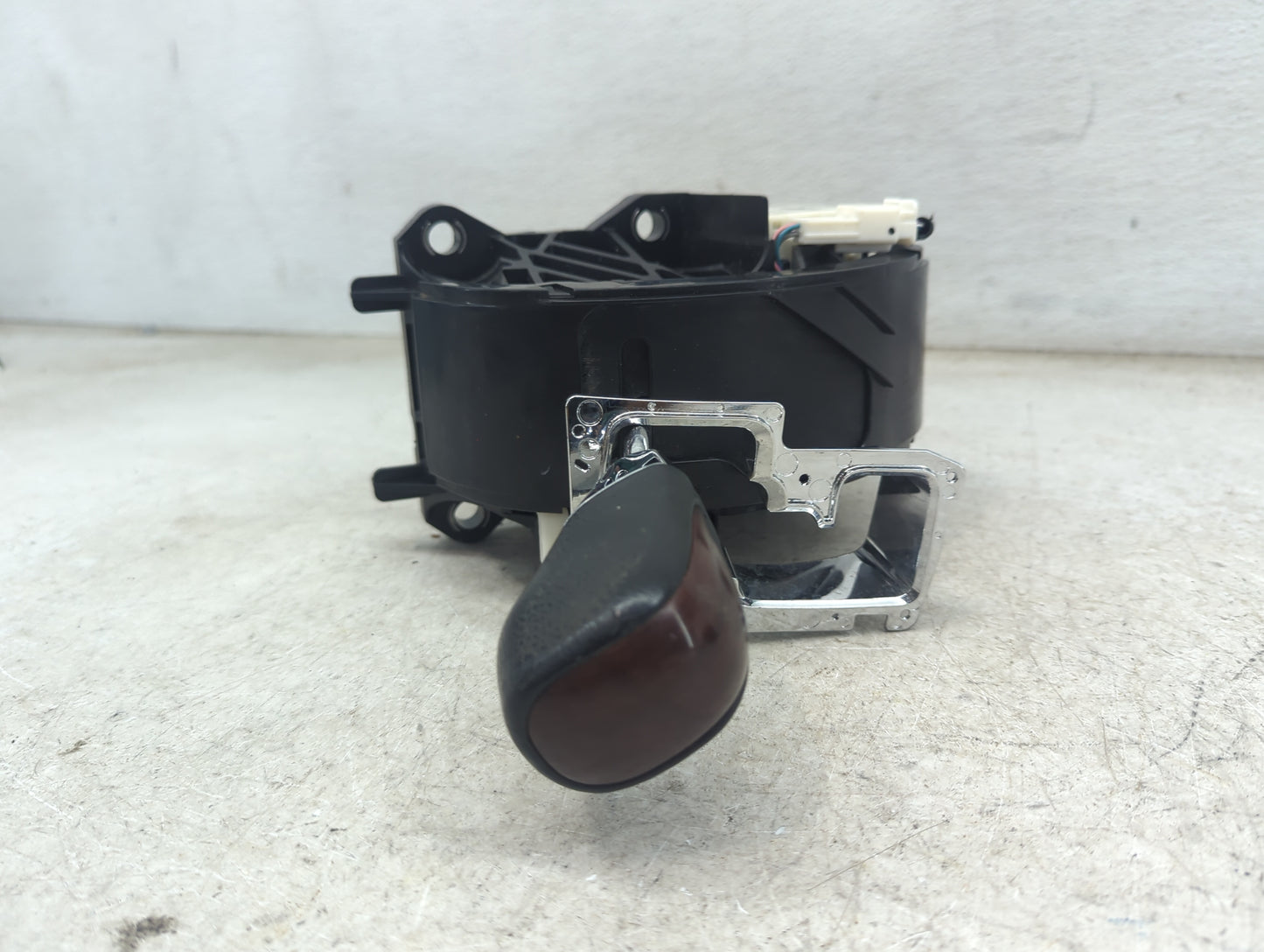 2013 Toyota Sienna Floor Console Assembly Shifter - Oemusedautoparts1.com