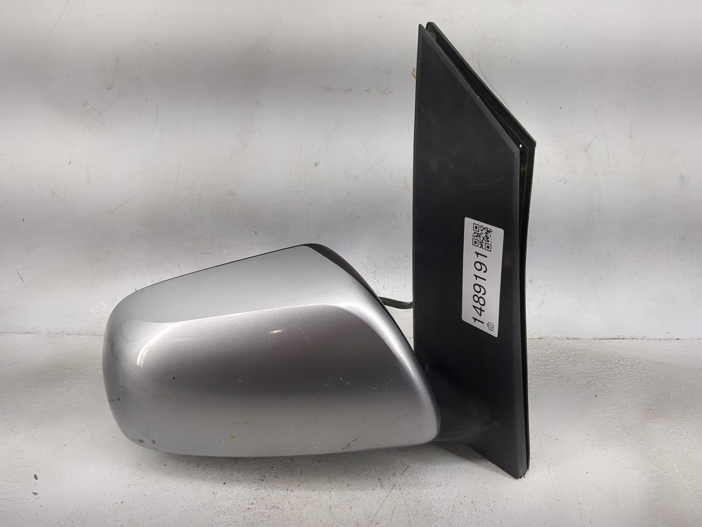 2013-2014 Toyota Sienna Passenger Side View Mirror - Right Door Mirror OEM Used - Oemusedautoparts1.com