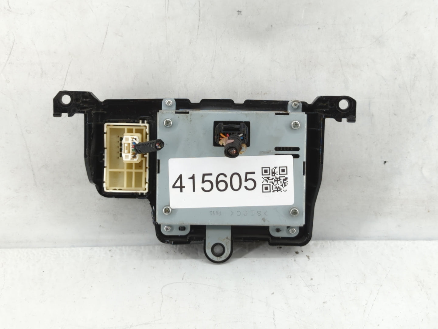 2011-2014 Toyota Sienna Information Display Screen - Oemusedautoparts1.com