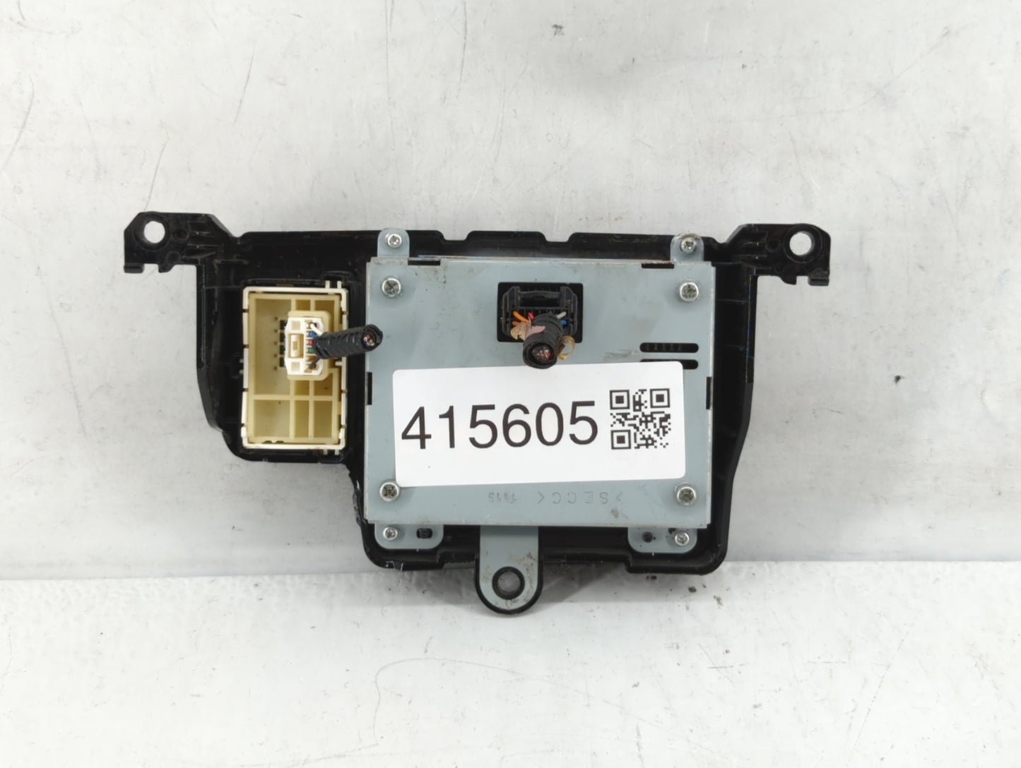 2011-2014 Toyota Sienna Information Display Screen - Oemusedautoparts1.com