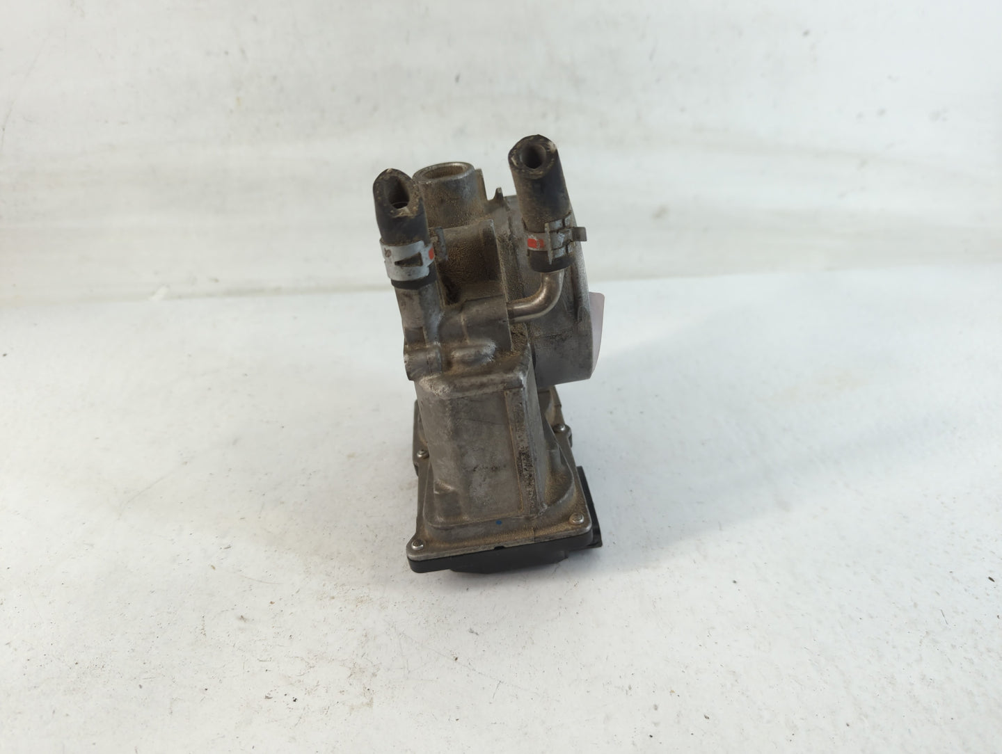 2007-2016 Toyota Sienna Throttle Body P/N:22030-0P050 Fits OEM Used Auto Parts - Oemusedautoparts1.com