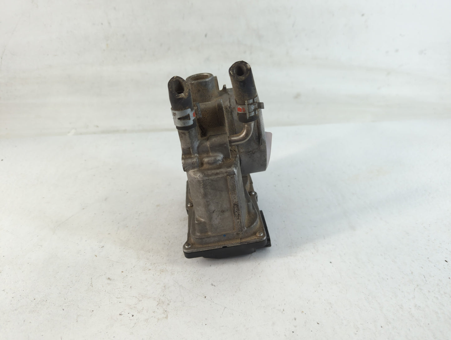 2007-2016 Toyota Sienna Throttle Body P/N:22030-0P050 Fits OEM Used Auto Parts - Oemusedautoparts1.com