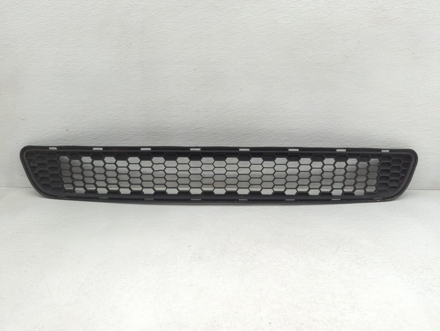 2011-2017 Toyota Sienna Front Grille Bumper Not Included - Oemusedautoparts1.com