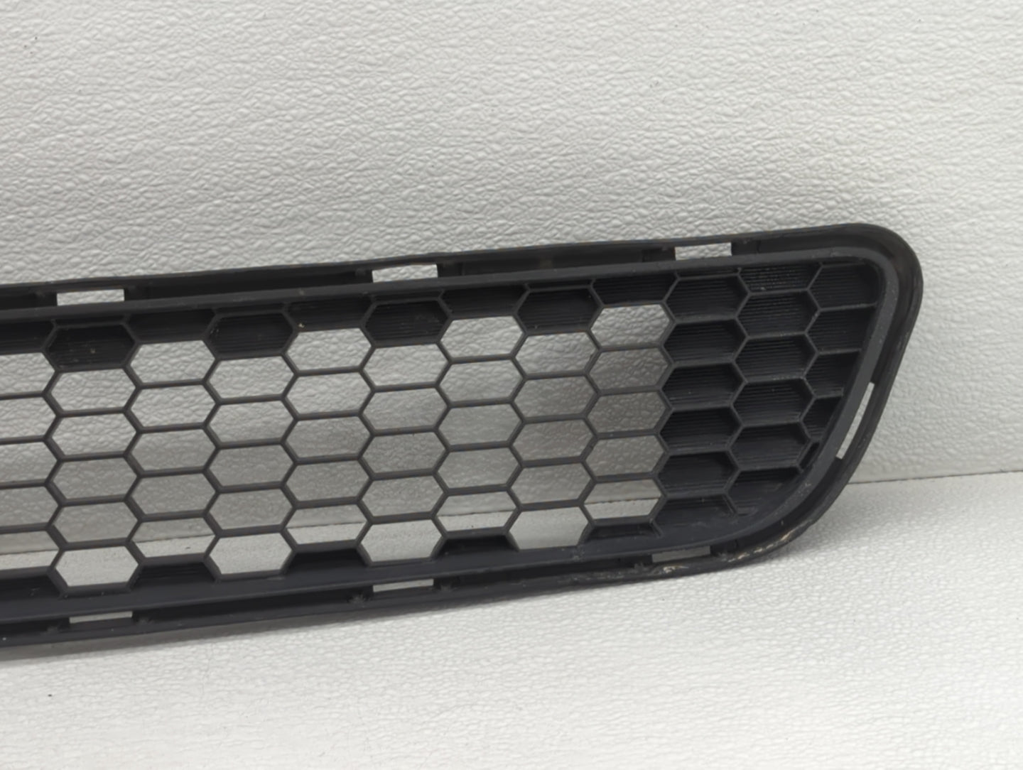 2011-2017 Toyota Sienna Front Grille Bumper Not Included - Oemusedautoparts1.com