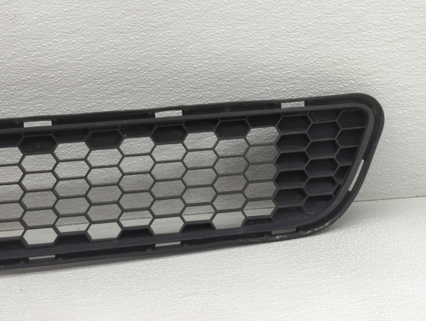 2011-2017 Toyota Sienna Front Grille Bumper Not Included - Oemusedautoparts1.com
