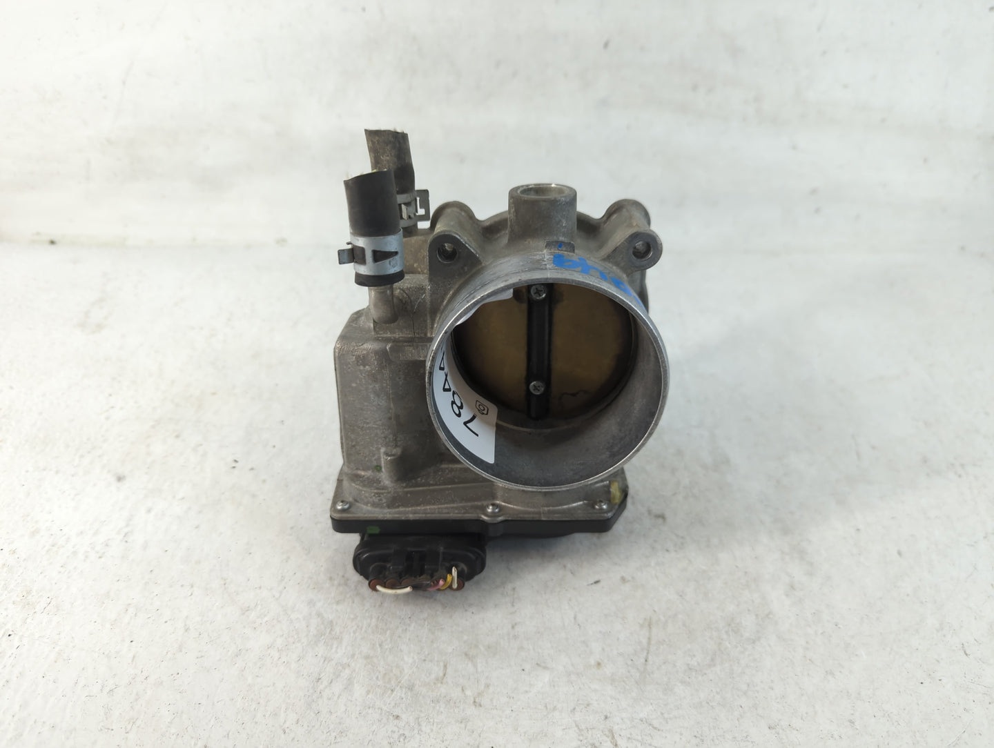 2007-2016 Toyota Sienna Throttle Body P/N:22030-0P050 Fits OEM Used Auto Parts - Oemusedautoparts1.com