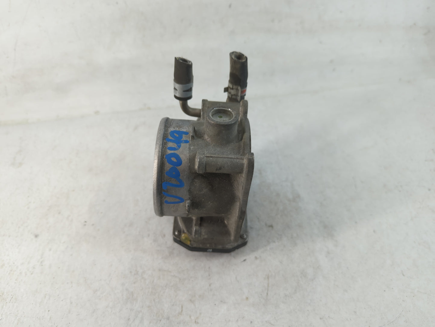 2007-2016 Toyota Sienna Throttle Body P/N:22030-0P050 Fits OEM Used Auto Parts - Oemusedautoparts1.com