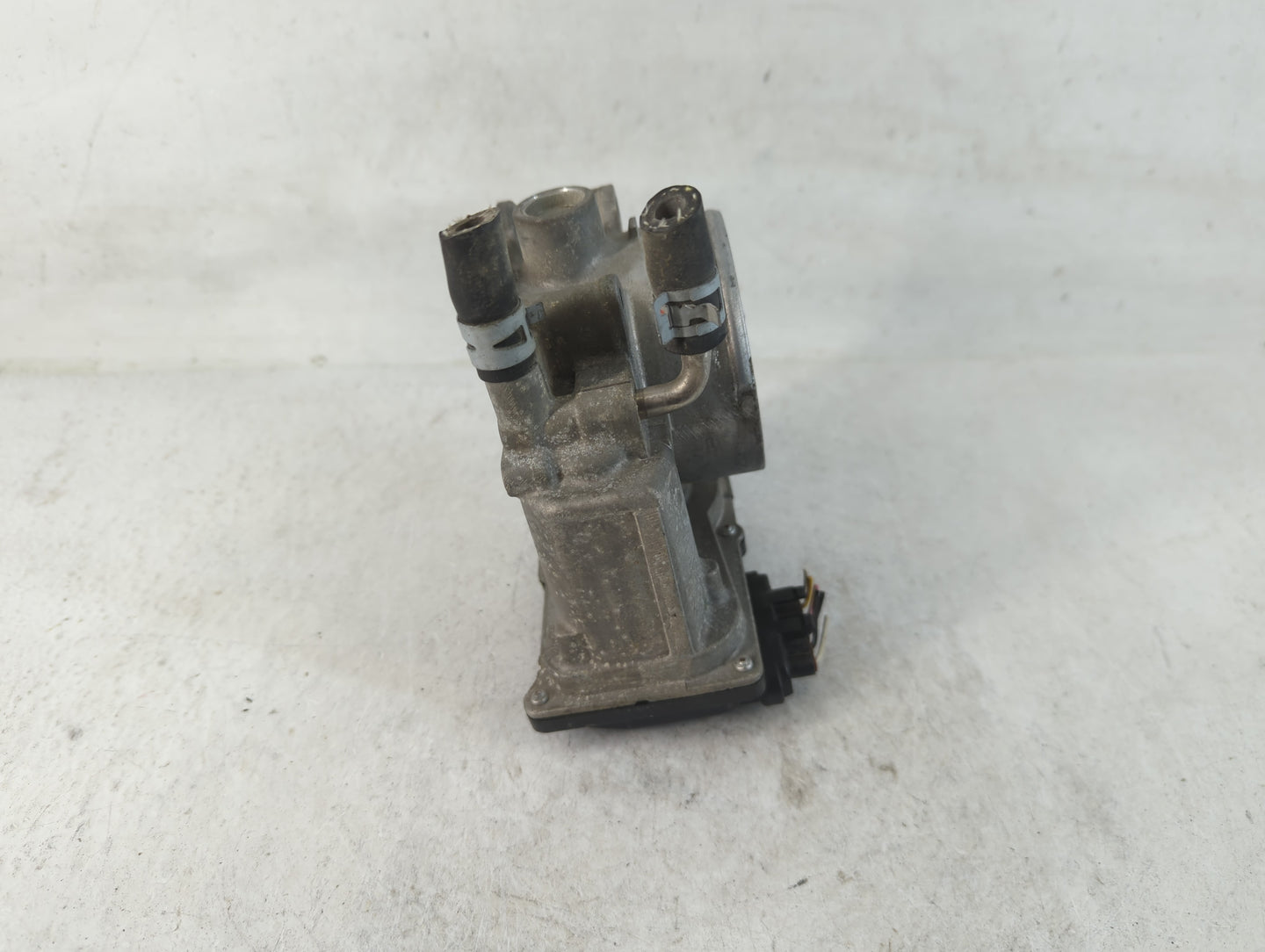 2007-2016 Toyota Sienna Throttle Body P/N:22030-0P050 Fits OEM Used Auto Parts - Oemusedautoparts1.com