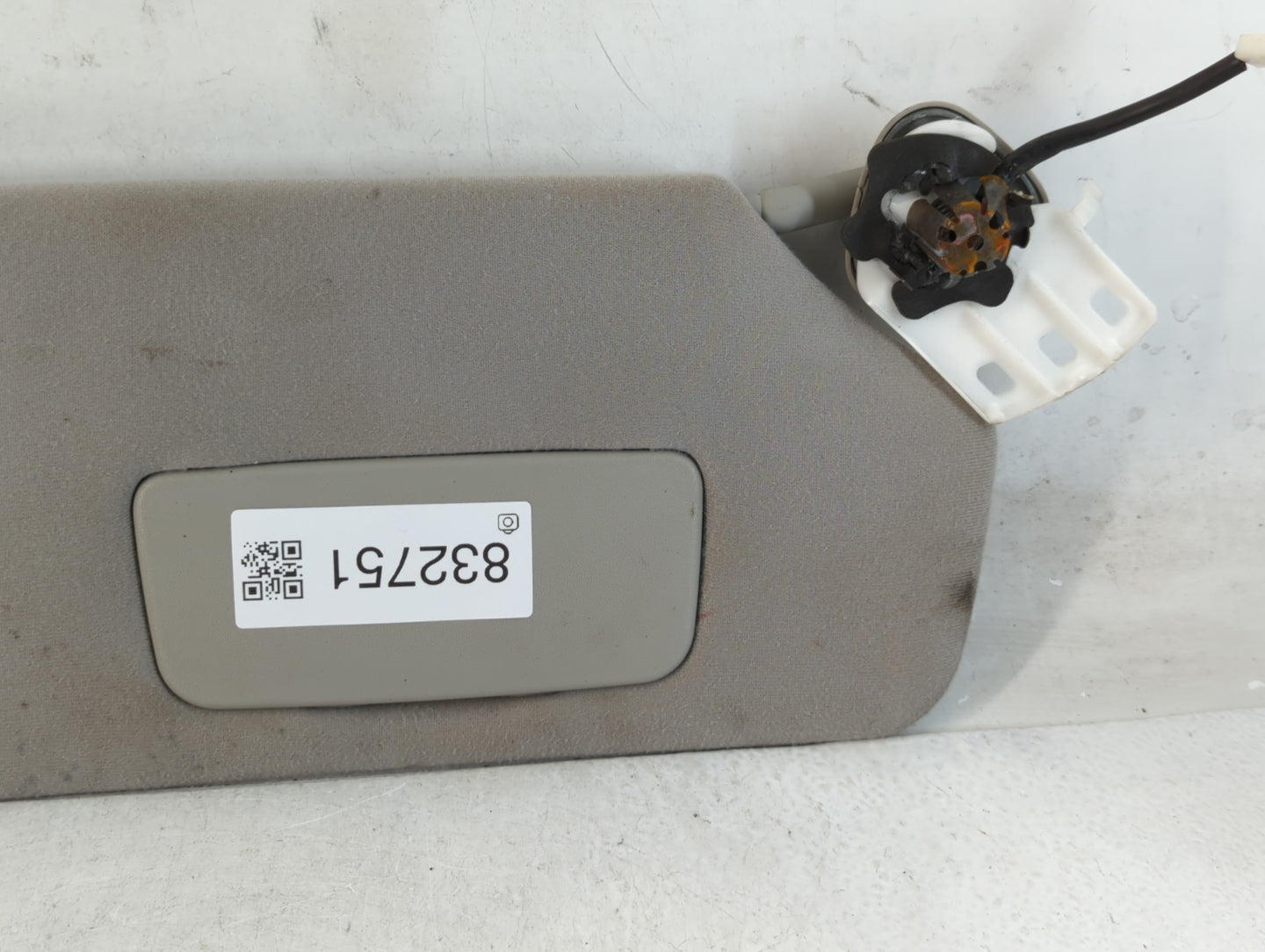 2011-2014 Toyota Sienna Sun Visor Shade Replacement Passenger Right Mirror Fits Fits 2011 2012 2013 2014 OEM Used Auto Parts