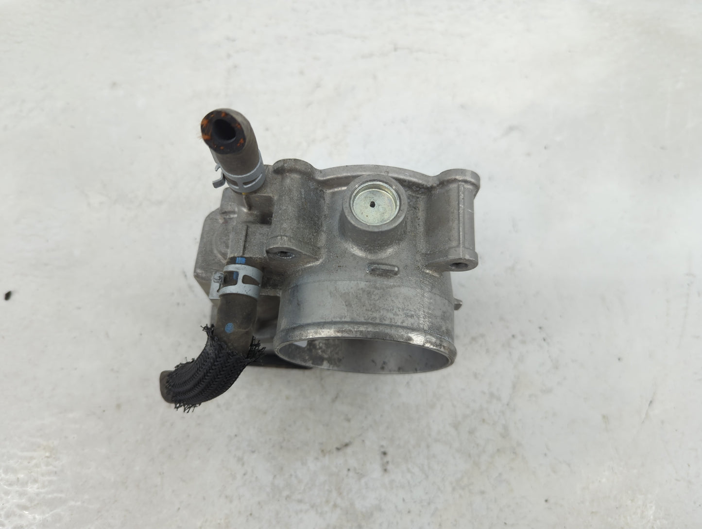 2005-2015 Toyota Tacoma Throttle Body P/N:22030-0P010 Fits Fits 2005 2006 2007 2008 2009 2010 2011 2012 2013 2014 2015 OEM U
