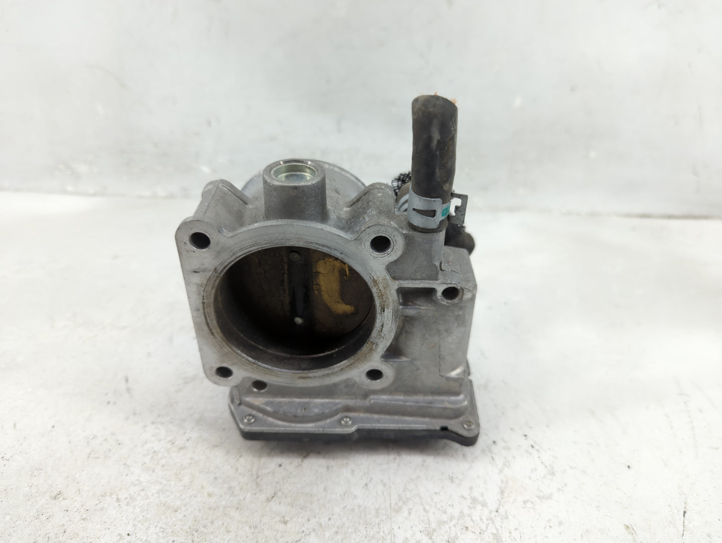 2005-2015 Toyota Tacoma Throttle Body P/N:22030-0P010 Fits Fits 2005 2006 2007 2008 2009 2010 2011 2012 2013 2014 2015 OEM U