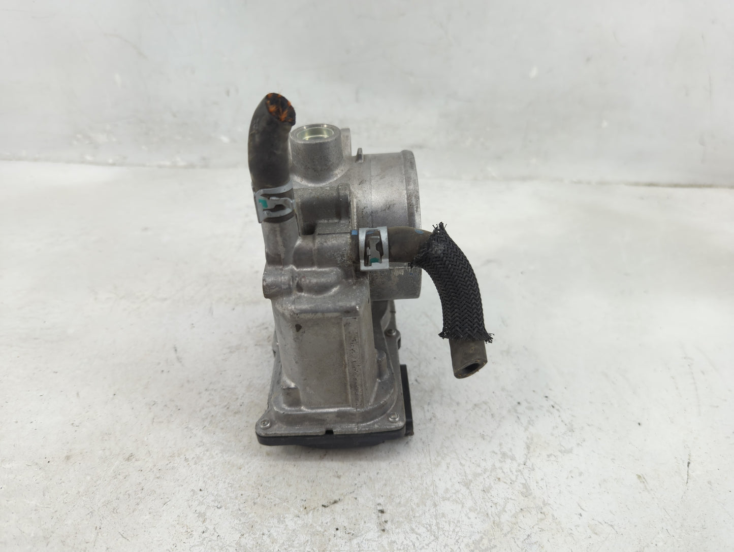2005-2015 Toyota Tacoma Throttle Body P/N:22030-0P010 Fits Fits 2005 2006 2007 2008 2009 2010 2011 2012 2013 2014 2015 OEM U