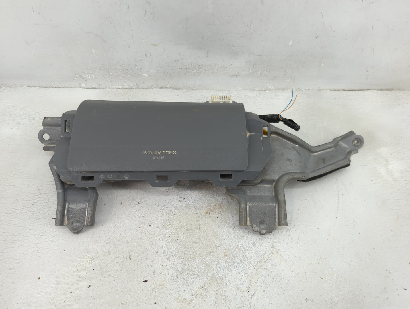 2010-2013 Toyota Tundra Air Bag Driver Left Knee OEM P/N:739000C010C0 Fits OEM Used Auto Parts - Oemusedautoparts1.com