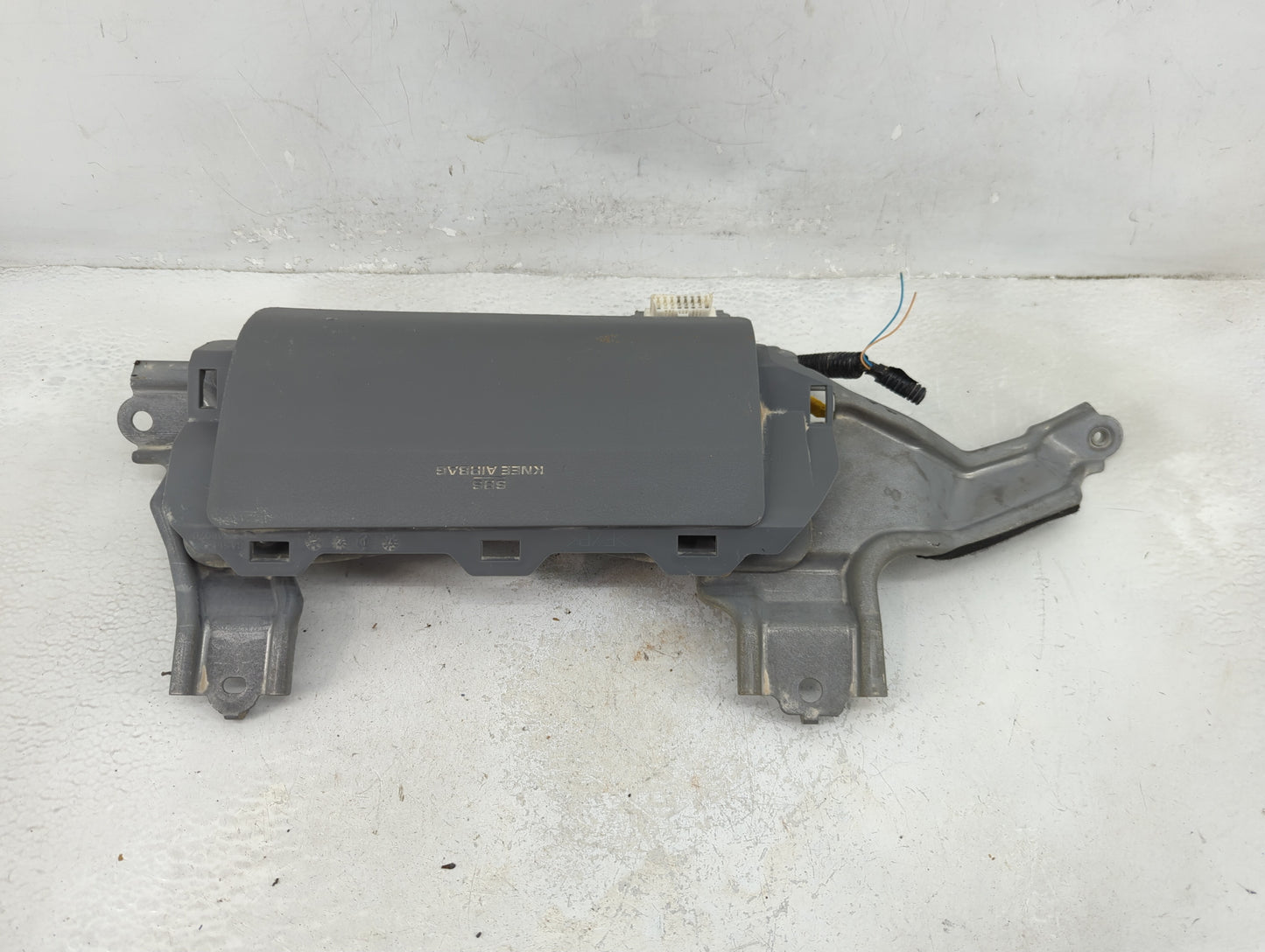 2010-2013 Toyota Tundra Air Bag Driver Left Knee OEM P/N:739000C010C0 Fits OEM Used Auto Parts - Oemusedautoparts1.com