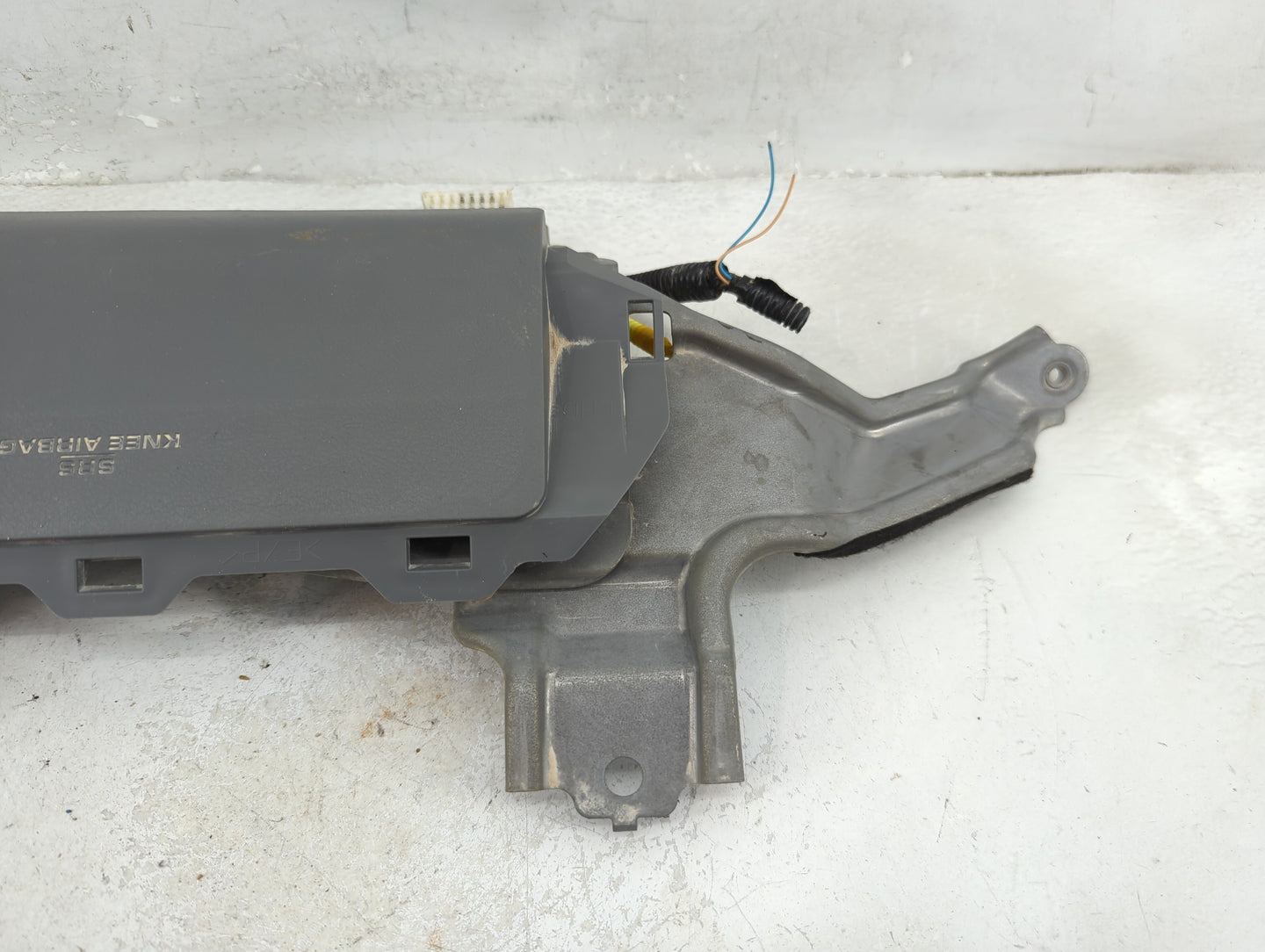 2010-2013 Toyota Tundra Air Bag Driver Left Knee OEM P/N:739000C010C0 Fits OEM Used Auto Parts - Oemusedautoparts1.com