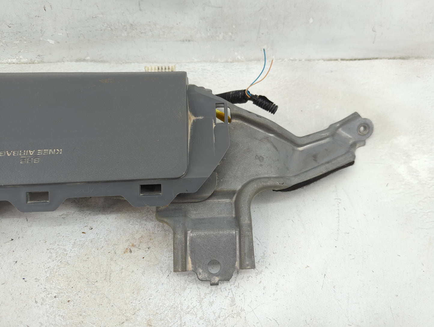 2010-2013 Toyota Tundra Air Bag Driver Left Knee OEM P/N:739000C010C0 Fits OEM Used Auto Parts - Oemusedautoparts1.com