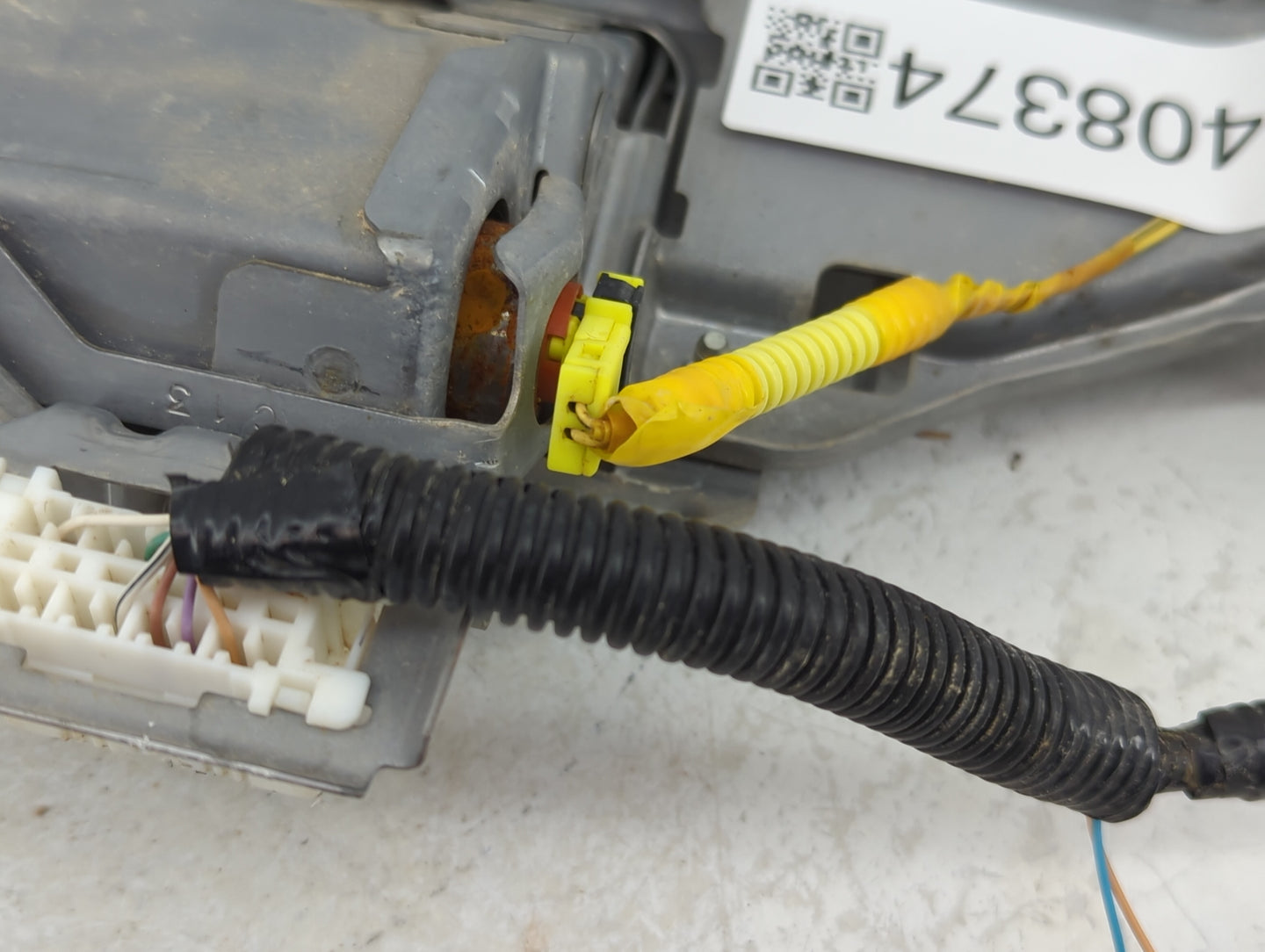 2010-2013 Toyota Tundra Air Bag Driver Left Knee OEM P/N:739000C010C0 Fits OEM Used Auto Parts - Oemusedautoparts1.com