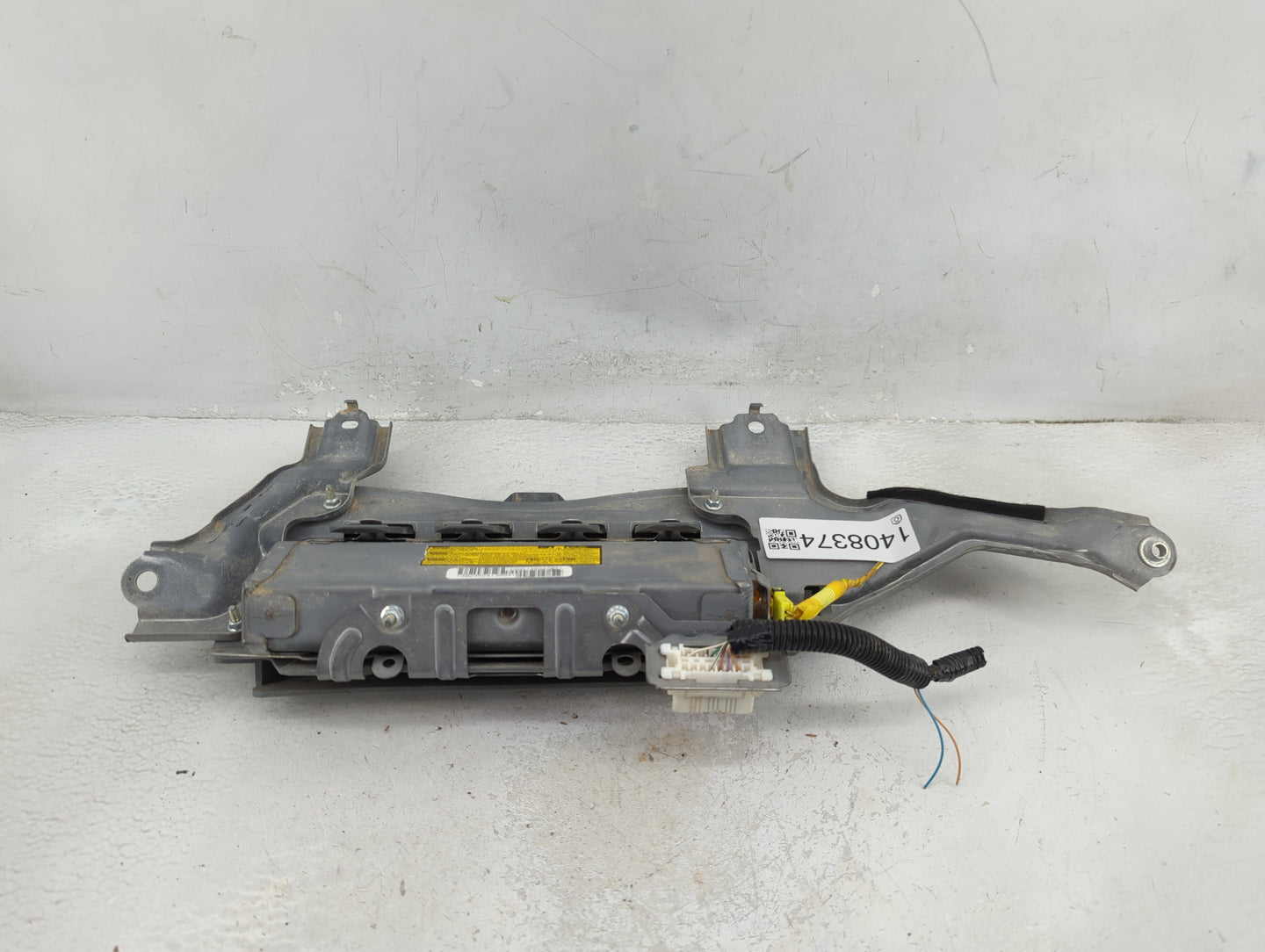 2010-2013 Toyota Tundra Air Bag Driver Left Knee OEM P/N:739000C010C0 Fits OEM Used Auto Parts - Oemusedautoparts1.com