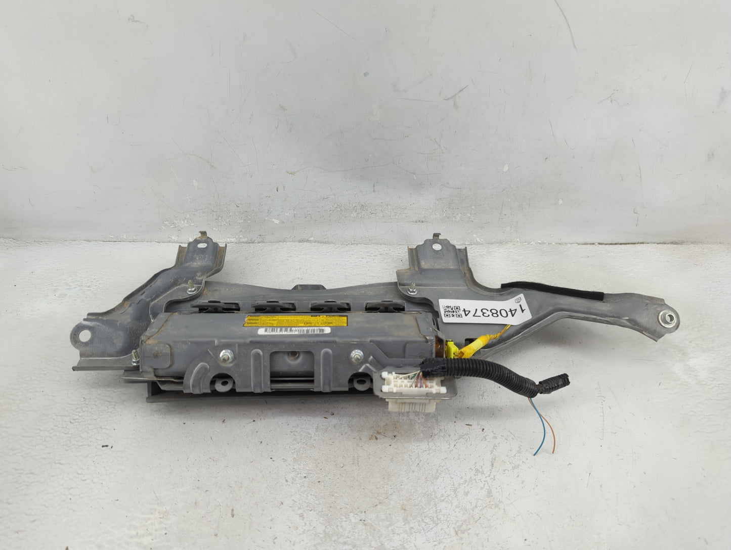 2010-2013 Toyota Tundra Air Bag Driver Left Knee OEM P/N:739000C010C0 Fits OEM Used Auto Parts - Oemusedautoparts1.com