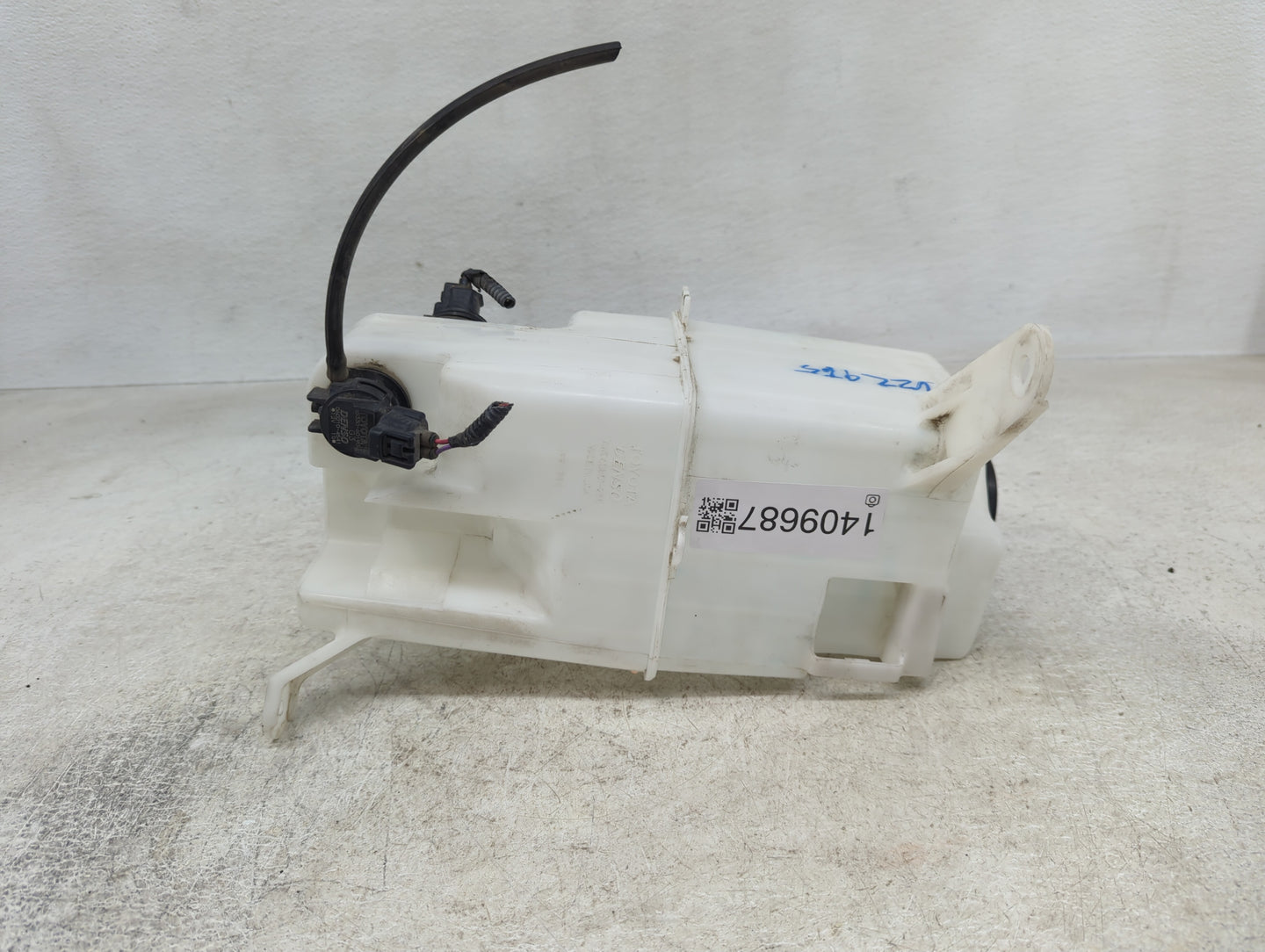2007-2021 Toyota Tundra Windshield Washer Fluid Reservoir Bottle Oem - Oemusedautoparts1.com