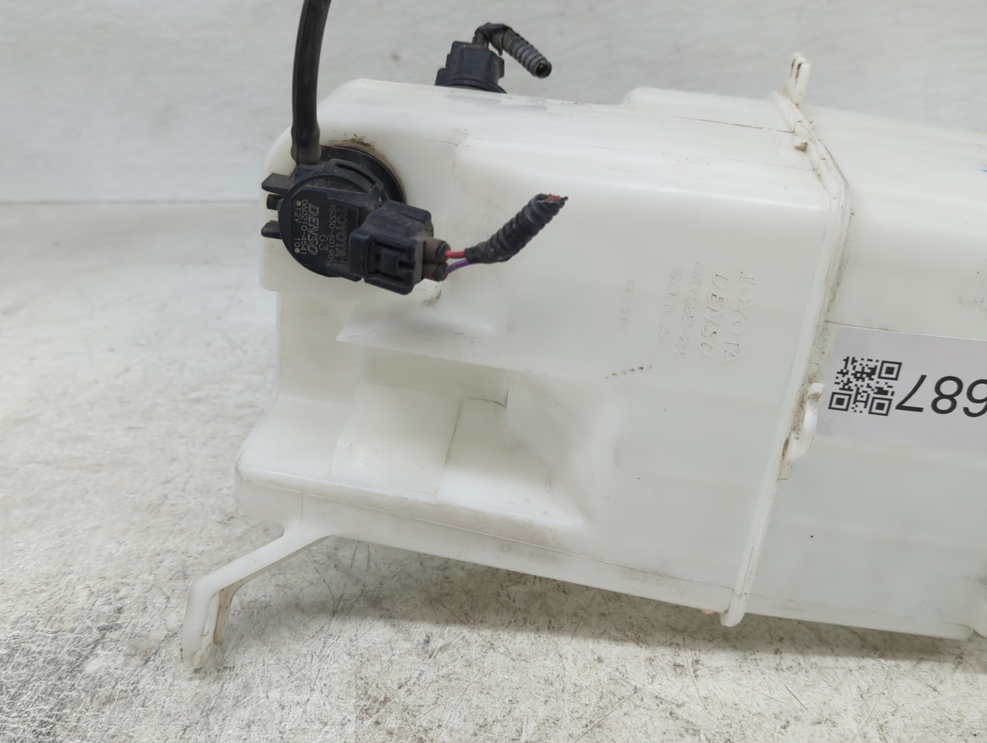 2007-2021 Toyota Tundra Windshield Washer Fluid Reservoir Bottle Oem - Oemusedautoparts1.com