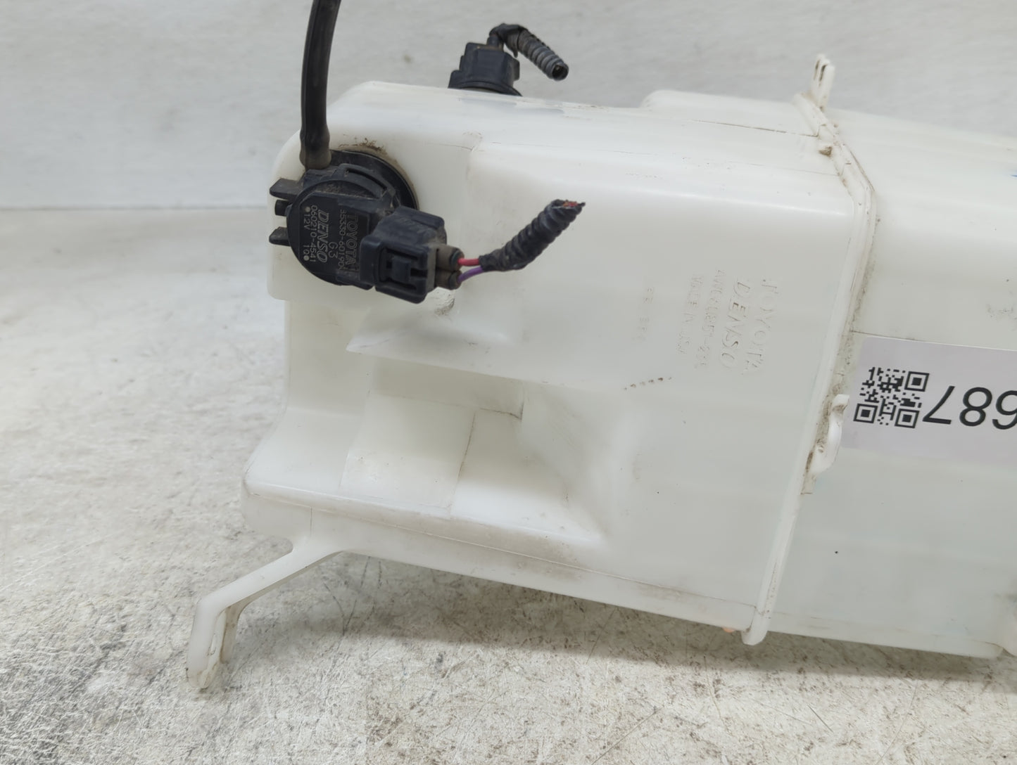 2007-2021 Toyota Tundra Windshield Washer Fluid Reservoir Bottle Oem - Oemusedautoparts1.com