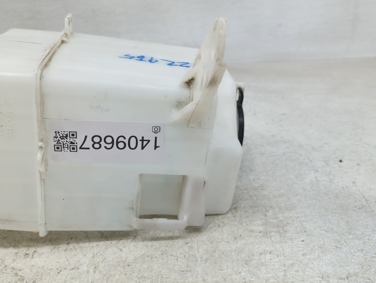 2007-2021 Toyota Tundra Windshield Washer Fluid Reservoir Bottle Oem - Oemusedautoparts1.com