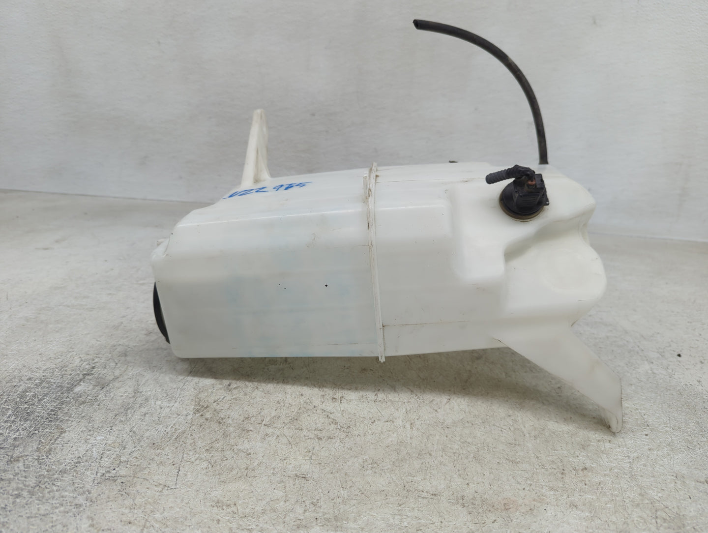 2007-2021 Toyota Tundra Windshield Washer Fluid Reservoir Bottle Oem - Oemusedautoparts1.com