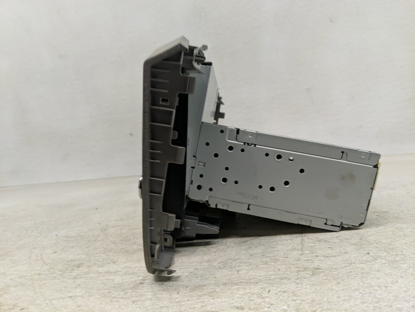 2013-2014 Toyota Venza Radio AM FM Cd Player Receiver Replacement Fits Fits 2013 2014 OEM Used Auto Parts - Oemusedautoparts